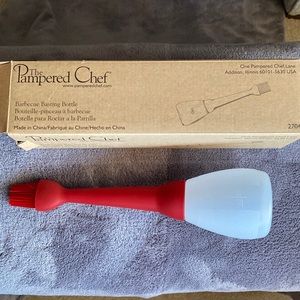 Pampered Chef BBQ Basting Bottle *Brand New*